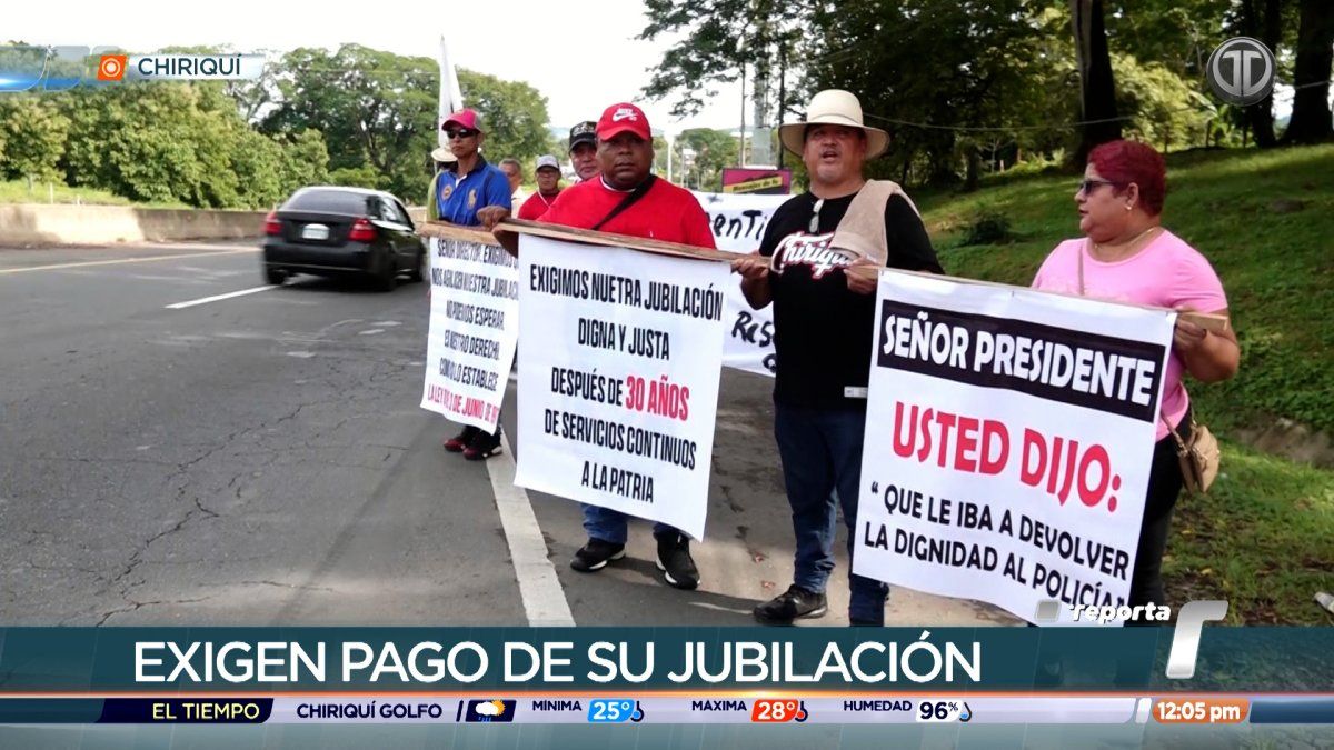 Policías jubilados vuelven a las calles para exigir pagos