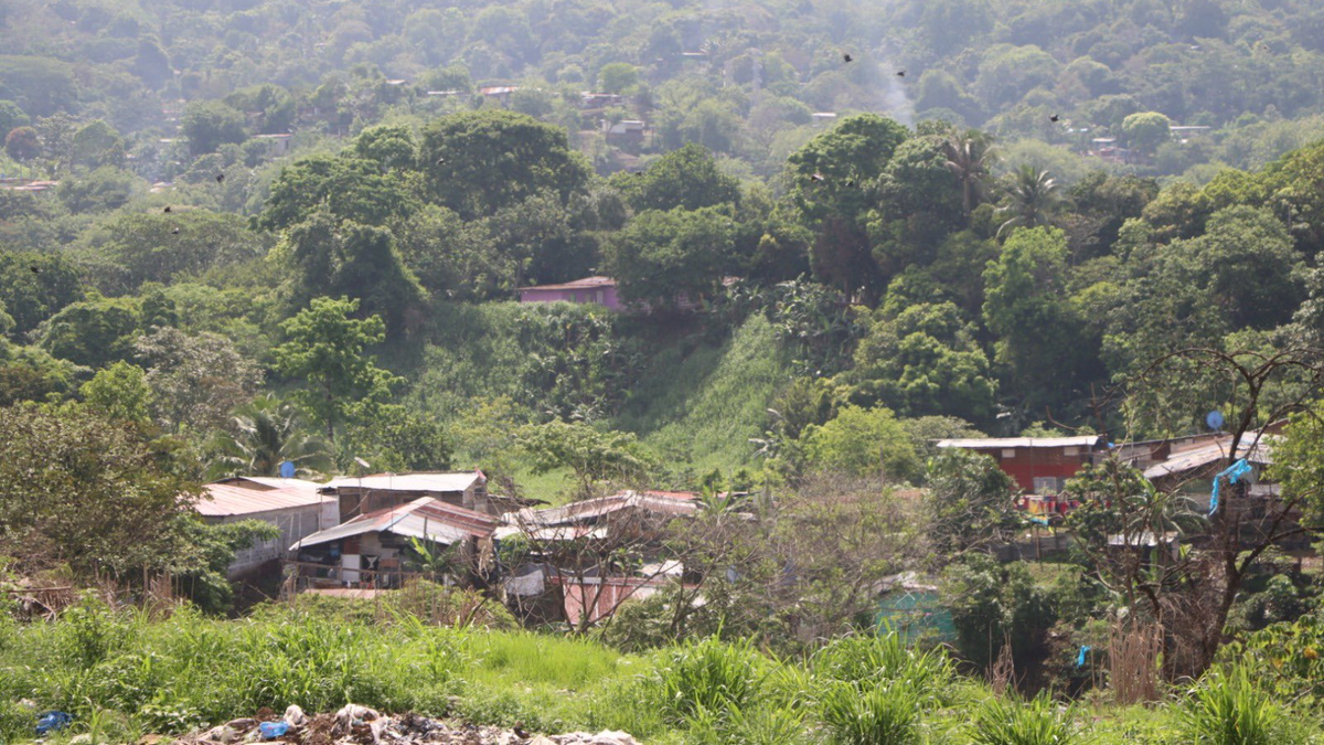 Cerro Patacón Plantean reubicar a familias que viven cerca del vertedero