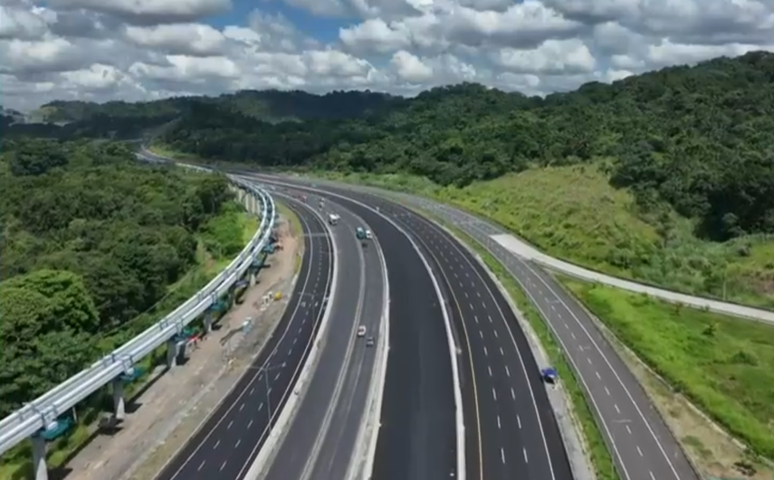 Policía Nacional habilita la inversión de carriles en la autopista