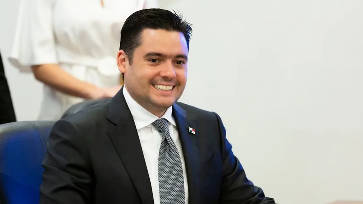 El Candidato Presidencial Jos Gabriel Carrizo Oficializa Su Campa A