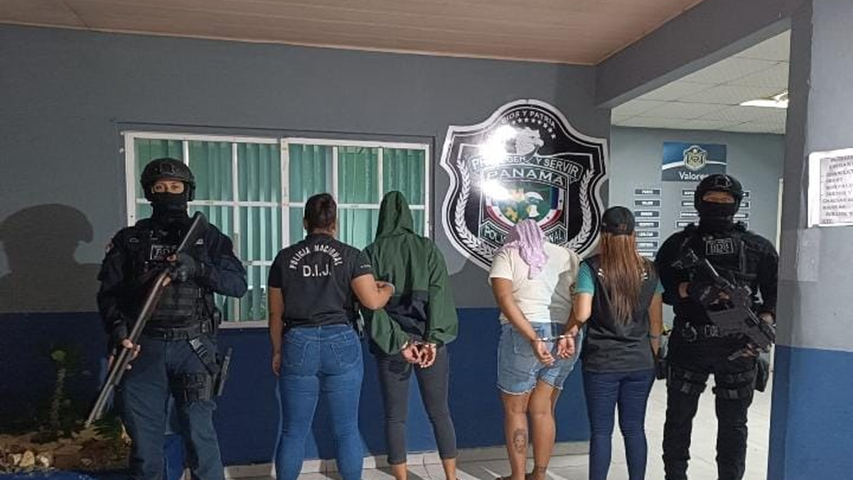 DIJ Detiene A Dos Mujeres Tras Allanamiento En Rio Abajo