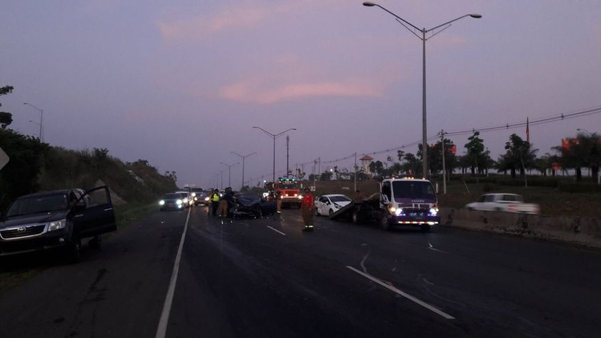 Accidente De Tr Nsito En Autopista Arraij N La Chorrera Deja Varios