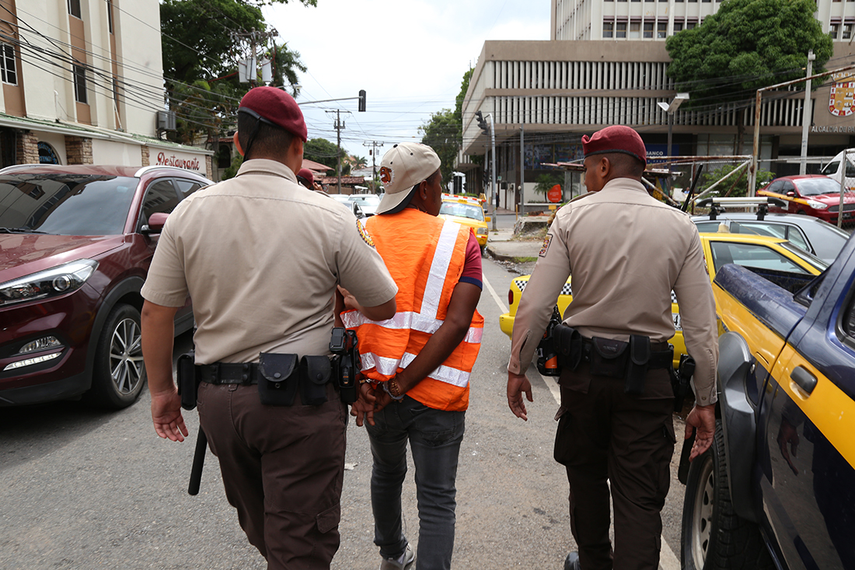 Alcaldía de Panamá habilita línea telefónica para denunciar biencuidao