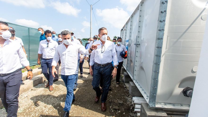 Recorrido del ministro de Obras Públicas de Panamá, Rafael Sabonge junto al presidente de la República, Laurentino Cortizo por el hospital modular Recorrido del ministro de Obras Públicas de Panamá, Rafael Sabonge junto al presidente de la República, Laurentino Cortizo por el hospital modular