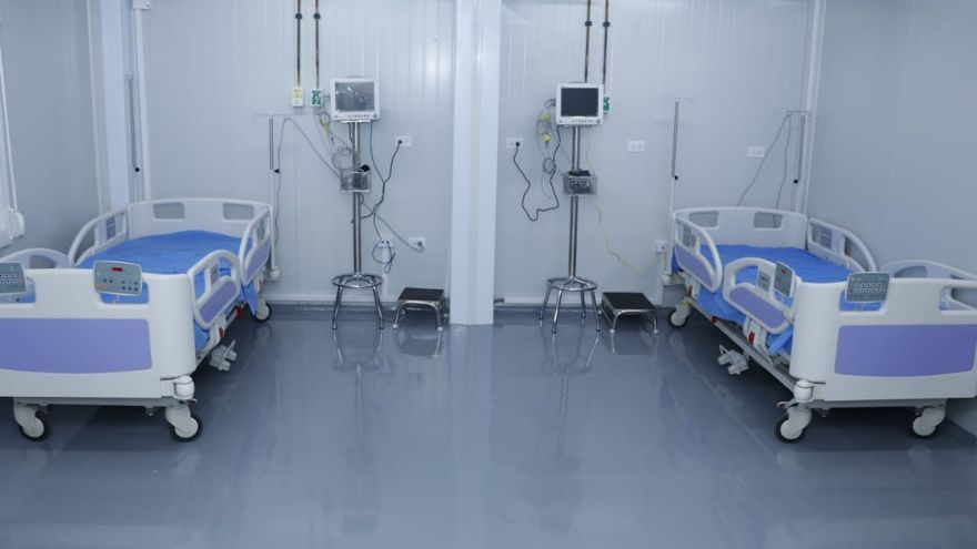 El hospital cuenta con 100 camas, 80 de hospitalización regular y 20 de cuidados intensivos El hospital cuenta con 100 camas, 80 de hospitalización regular y 20 de cuidados intensivos