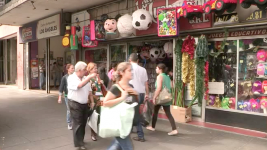 Los venezolanos apuran sus compras navideñas