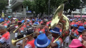 Brasil desborda alegría en preludio de carnaval