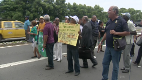Jubilados protestaron en predios de la residencia del presidente Varela