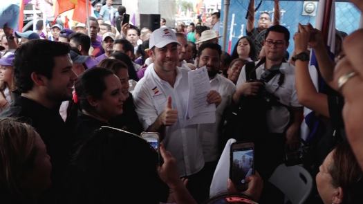 Etchelecu oficializa su postulación como precandidato presidencial