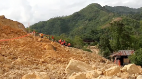 Al menos 12 muertos en otra avalancha de tierra en Filipinas
