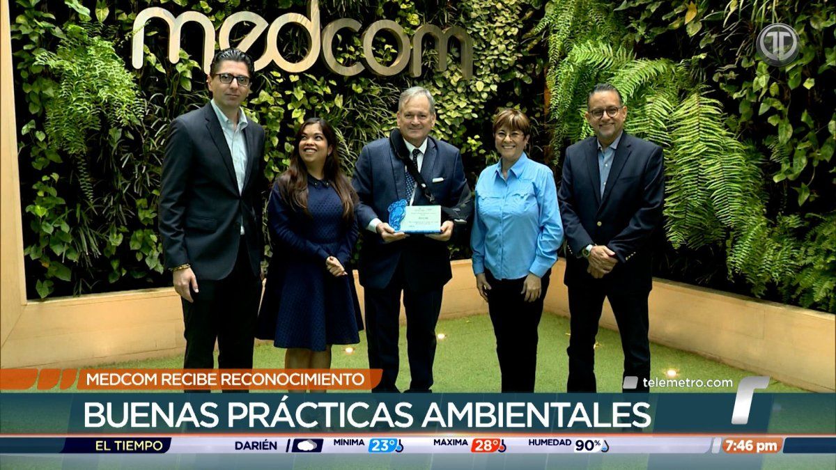 Medcom recibe reconocimiento "Reduce tu huella" de MiAmbiente