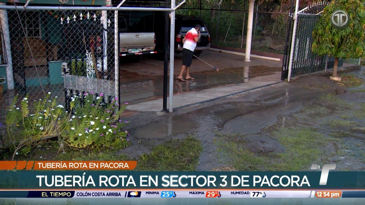 Residencias en Pacora se inundan por rotura de tuberías, moradores piden una solución