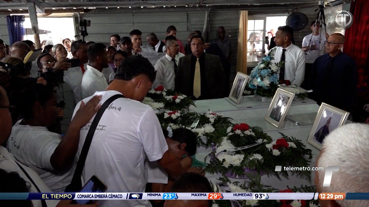 Dan el último adiós a familia que perdió la vida en trágico accidente