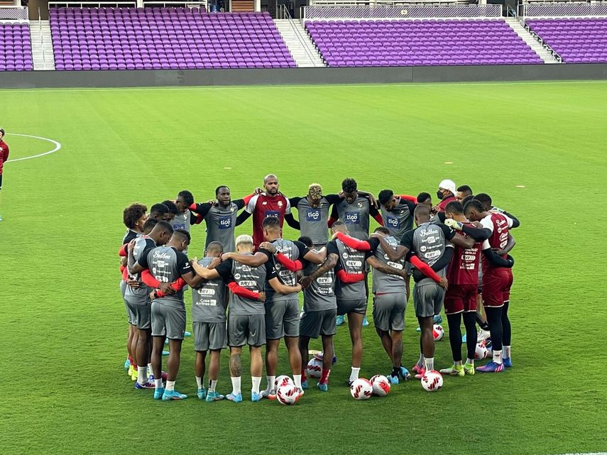 La selección de Panamá realiza reconocimiento de cancha en Orlando