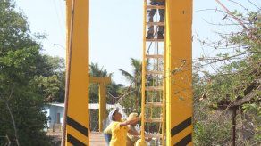 MOP inaugura puente peatonal colgante en La Chorrera