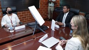 Reunión entre autoridades del Gobierno Nacional y representantes de la empresa SpaceX. Reunión entre autoridades del Gobierno Nacional y representantes de la empresa SpaceX.