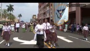 Colonenses  también disfrutaron de los desfiles este 3 de noviembre