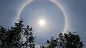 Brillante halo solar provoca susto y sorpresa en Ciudad de México