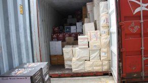 Cajas de licor no declaradas decomisa Aduanas