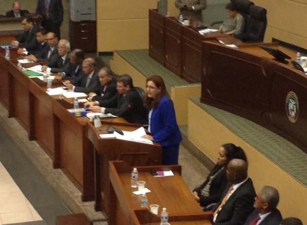 Directora del IDAAN responde cuestionamientos ante la Asamblea Nacional