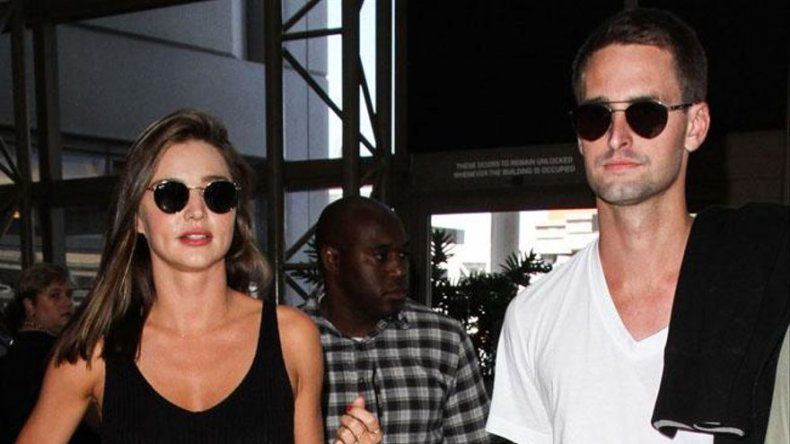 Miranda Kerr confirma en Instagram su compromiso con Evan Spiegel