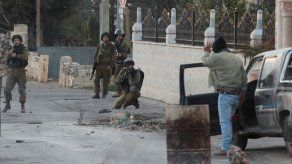 Ejército israelí mata a tiros a un palestino que lanzaba piedras en Ramala