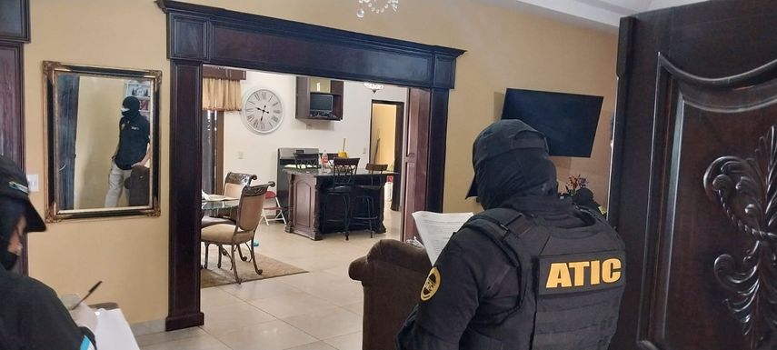Fiscalía allana 10 lujosas casas de supuestos narcos en Honduras