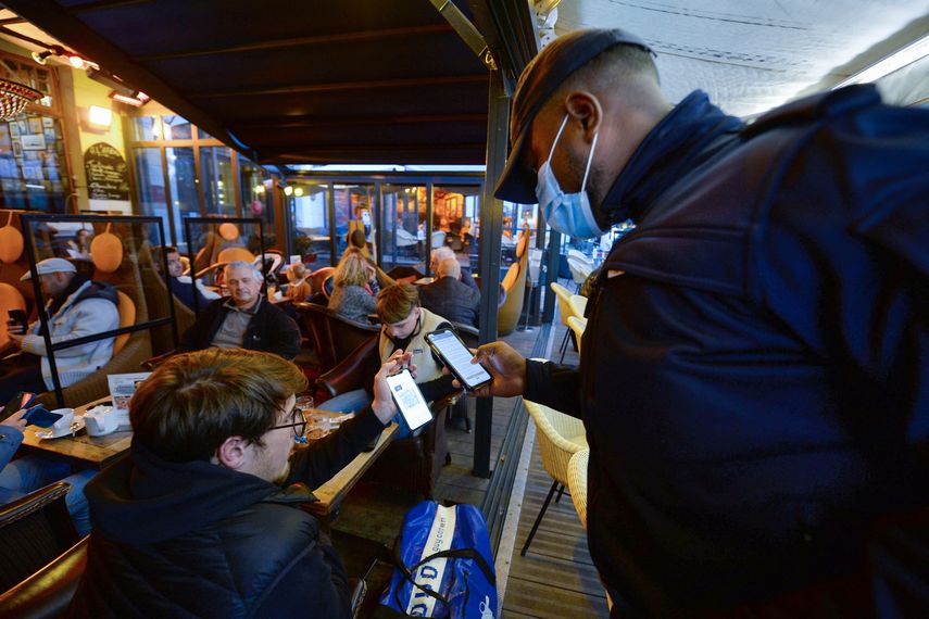 Bruselas presentó sus recomendaciones para facilitar los viajes tanto entre países de la UE como desde el extranjero.