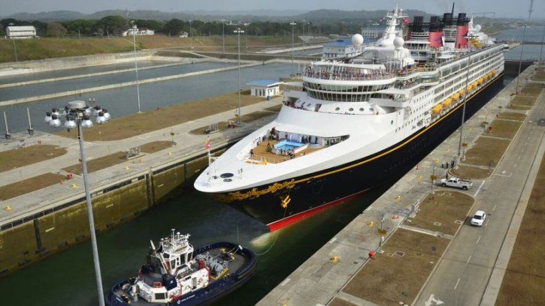 Crucero de Disney, primer buque de pasajeros en transitar por el Canal Ampliado