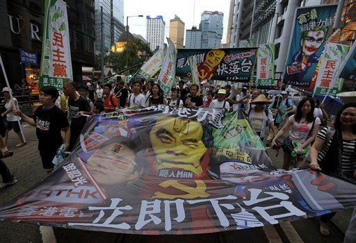 Hong Kong protesta para exigir renuncia de líder