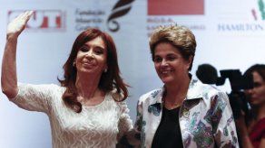 Dilma Rousseff felicita a Cristina Fernández por el escaño en el Senado