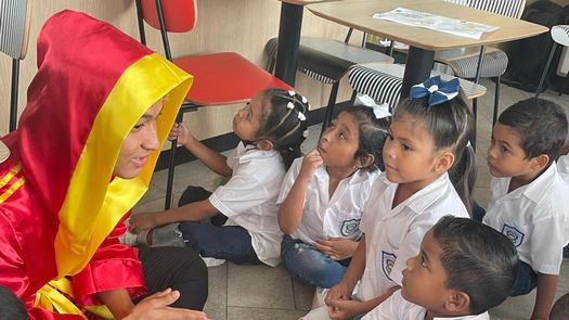Comprometidos con el desarrollo de la región, a través de la iniciativa Cajita Feliz Libros, desde 2013 Arcos Dorados fomenta la lectura infantil.