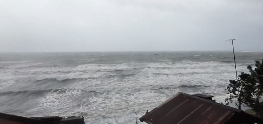 La agencia meteorológica advirtió de vientos muy destructivos.