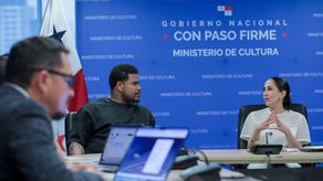 Román Torres y Ministra Maruja Herrera.