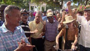 Jubilados salen nuevamente a las calles para exigir aumento en sus pensiones