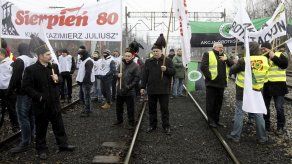 Mineros se declaran en huelga en Polonia