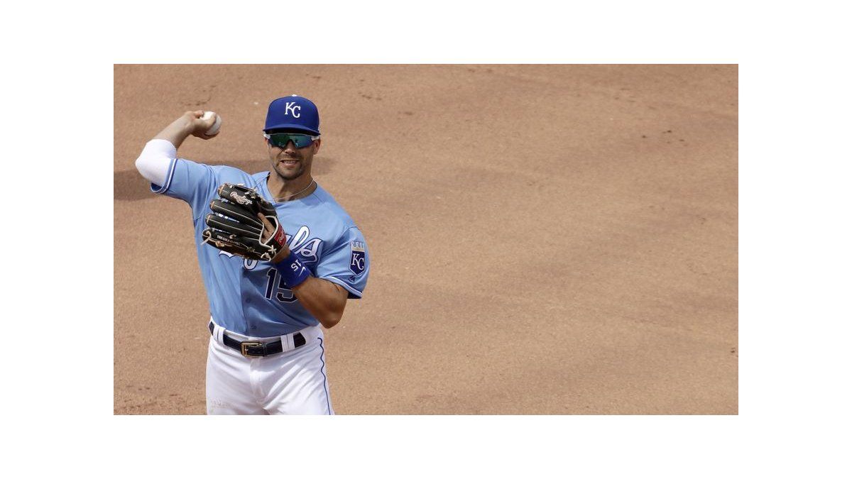 Valaika define con jonrón en victoria de Rockies ante Reales