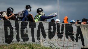 Un fallecido y más de 40 heridos deja el día 80 de protestas en Venezuela