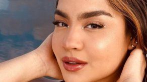 Cantante colombiana tiene accidente con la menstruación en pleno programa en vivo