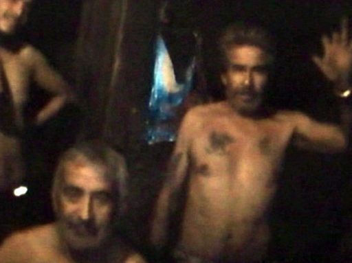 Imágenes muestran vida de mineros bajo tierra