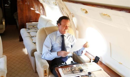 Julio Iglesias prestó su avión a Neymar para que viajara a Barcelona