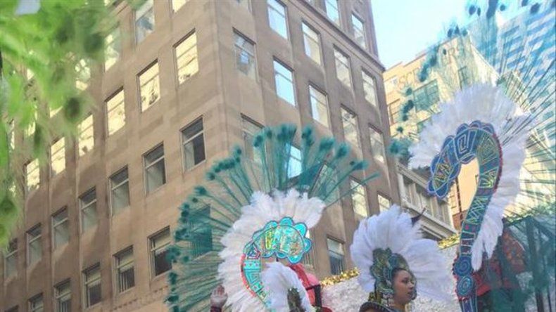 Música, color y tradiciones latinas se toman la Quinta Avenida de Nueva York