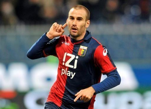 Doblete del argentino Palacio le da empate al Genoa