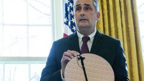 Renuncia directivo de Intel por mantener relación con miembro del personal