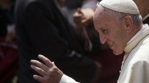 Papa compara “monjas chismosas” con “terroristas”