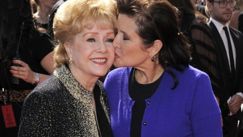 Familiares de Debbie Reynolds y Carrie Fisher planean funeral conjunto