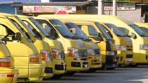 Propietarios de buses colegiales denuncian competencia desleal Propietarios de buses colegiales denuncian competencia desleal