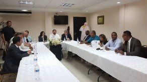 Dirigentes colonenses se reúnen con ministros tras huelga general