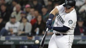 Marineros disparan 3 cuadrangulares