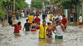 Un muerto y más 2.000 familias damnificadas dejan lluvias en Colombia